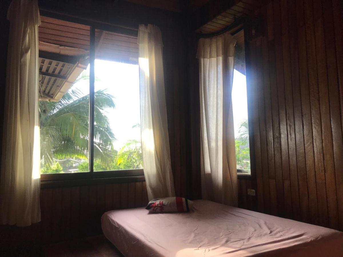 Bed and Breakfast The Roadhouse Тена Екстер'єр фото